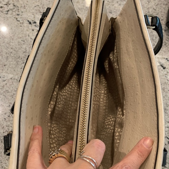 Beautiful Kate spade purse - Picture 5 of 10